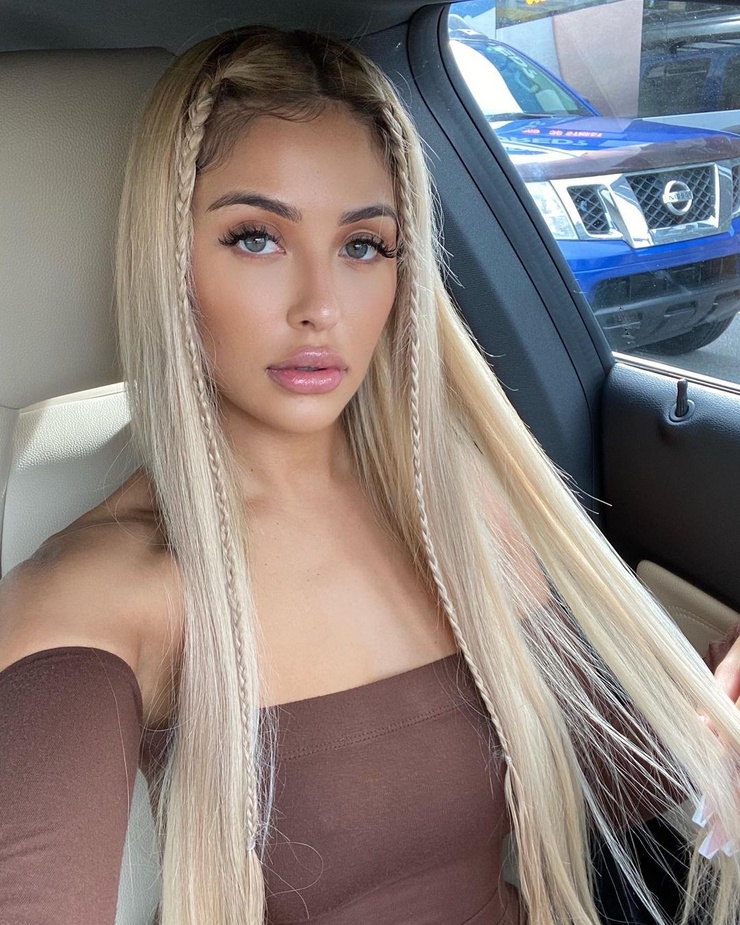 Renèe Estella picture