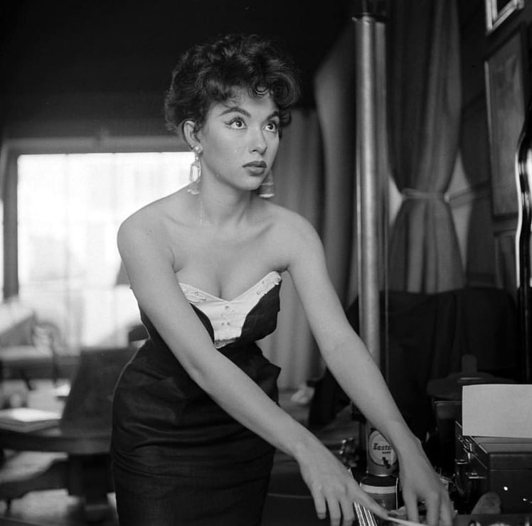 Picture Of Rita Moreno