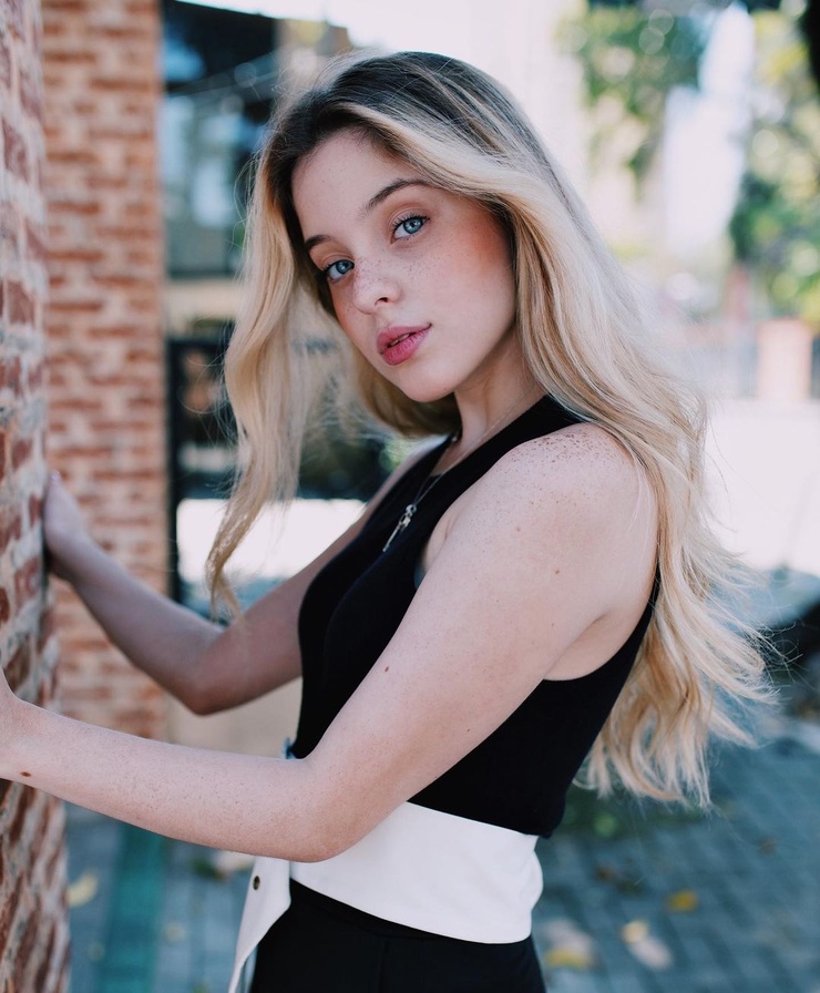Picture of Isa Dias