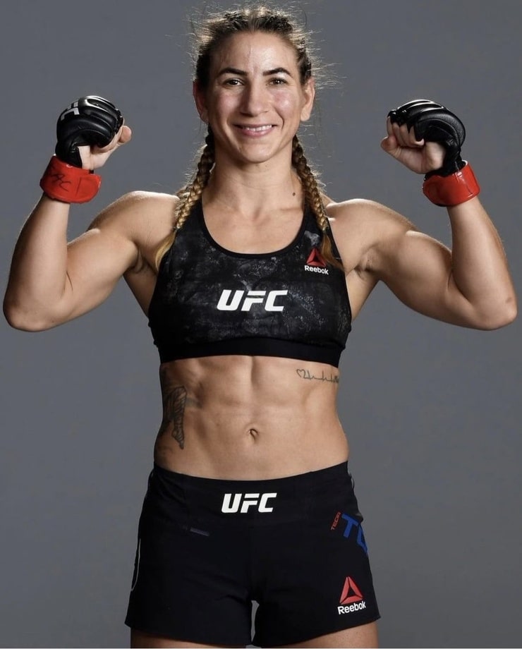 Tecia Torres picture