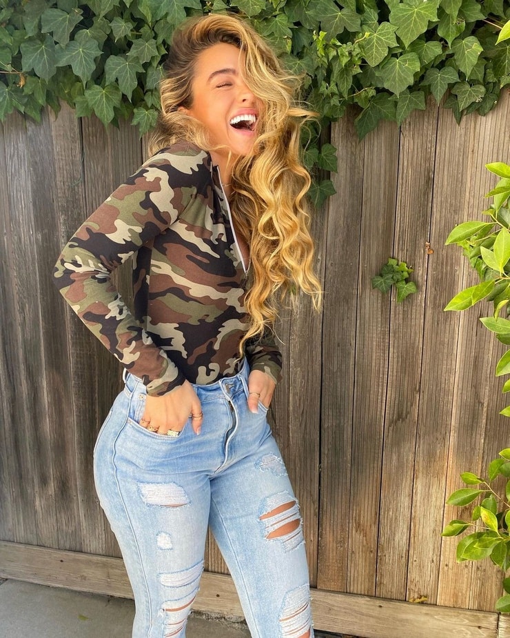 Sommer Ray Images