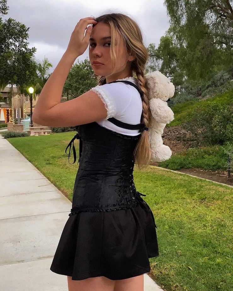 Picture of Ester Dobrik