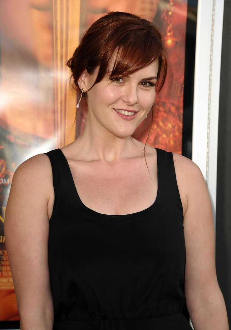 Next photo of Sara Rue