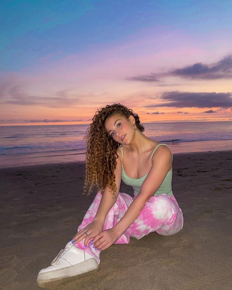 Image Of Sofie Dossi 8239