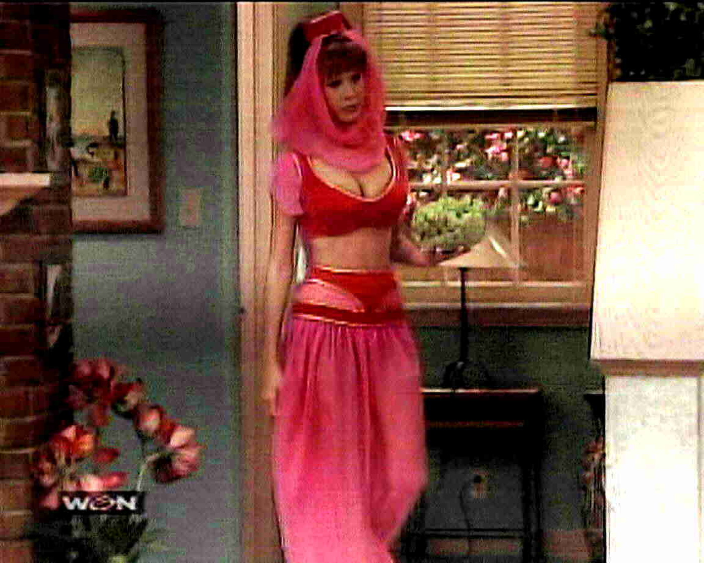 Nikki Cox