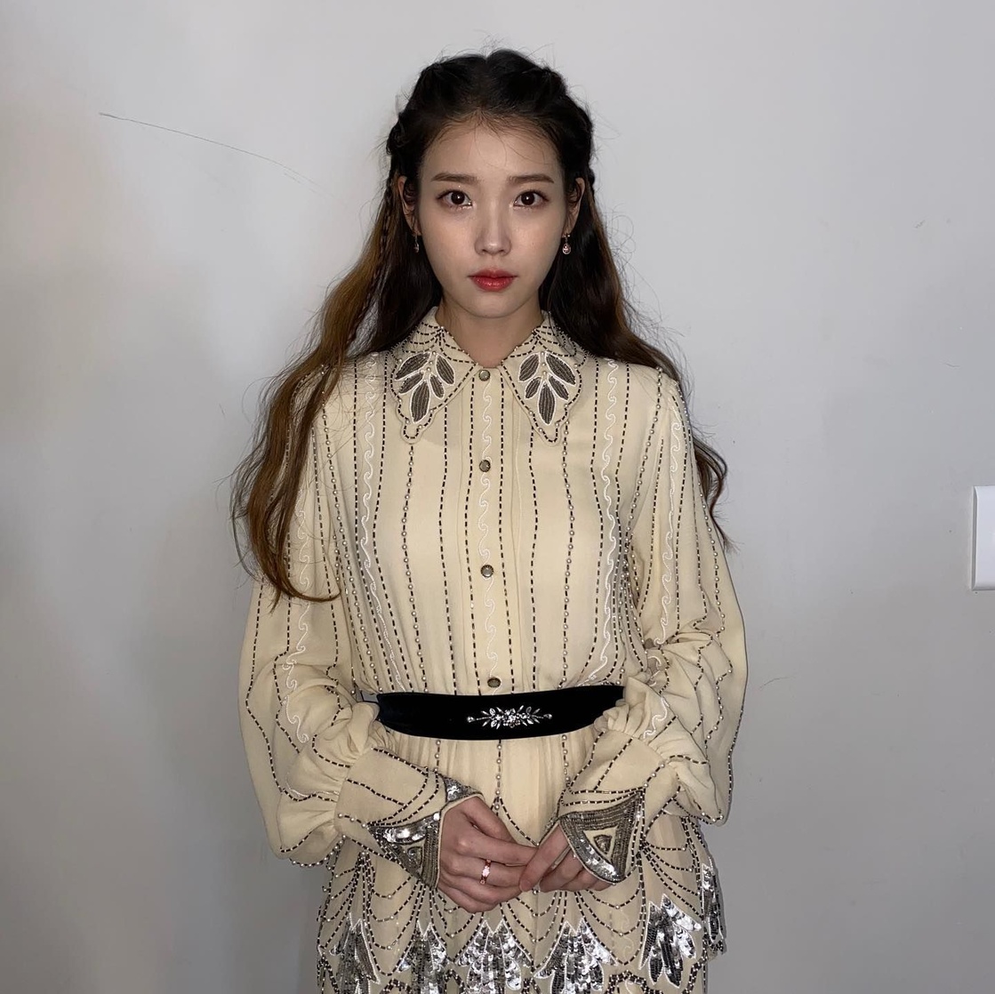 IU