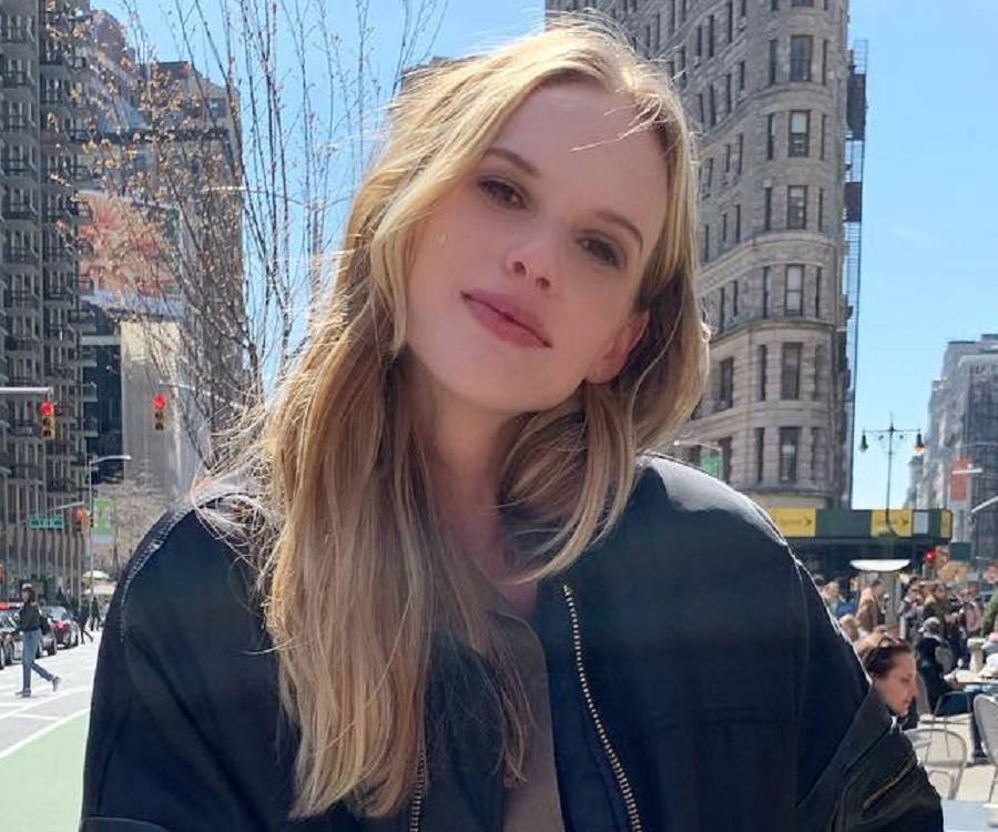 Anne Vyalitsyna Anne Vyalitsyna