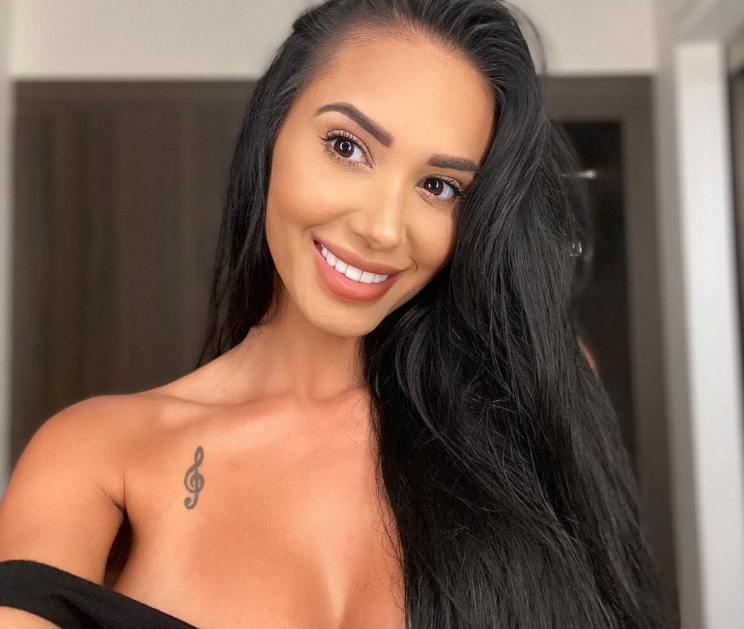 Amber Quinn Amber Quinn