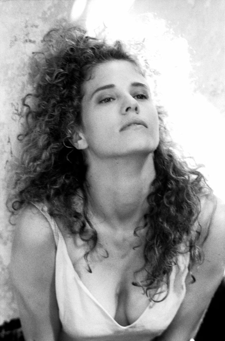 Picture of Nancy Travis.
