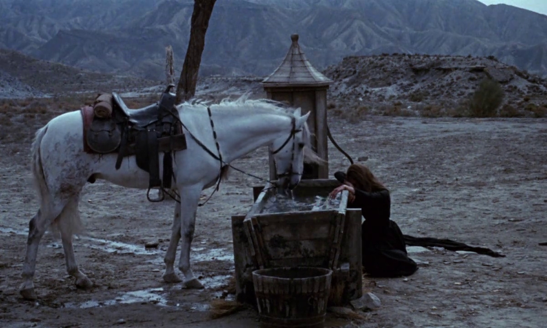 Cemetery Without Crosses (The Rope and the Colt) (1969)