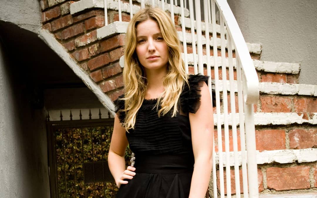 Annabelle Wallis