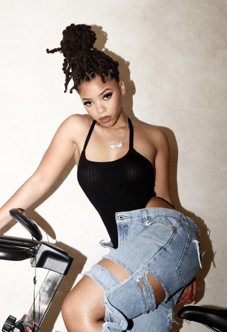 chloe bailey clothing line