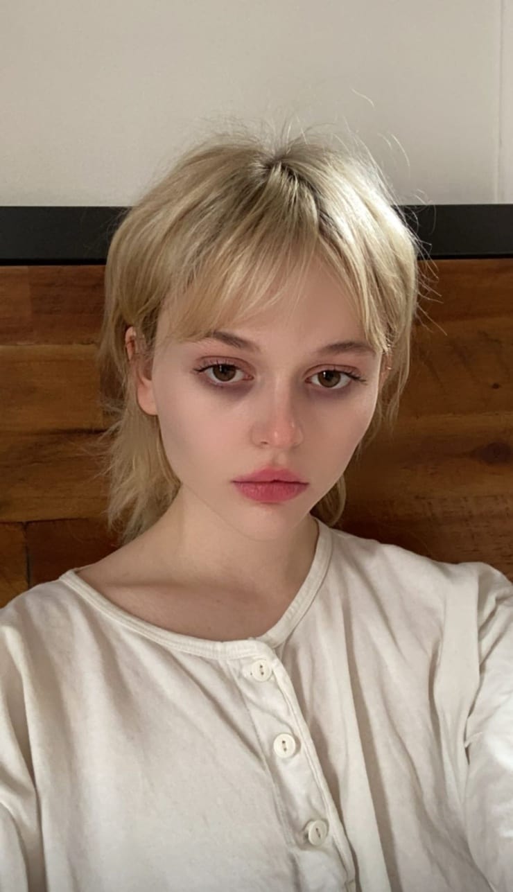 Emily Alyn Lind biography