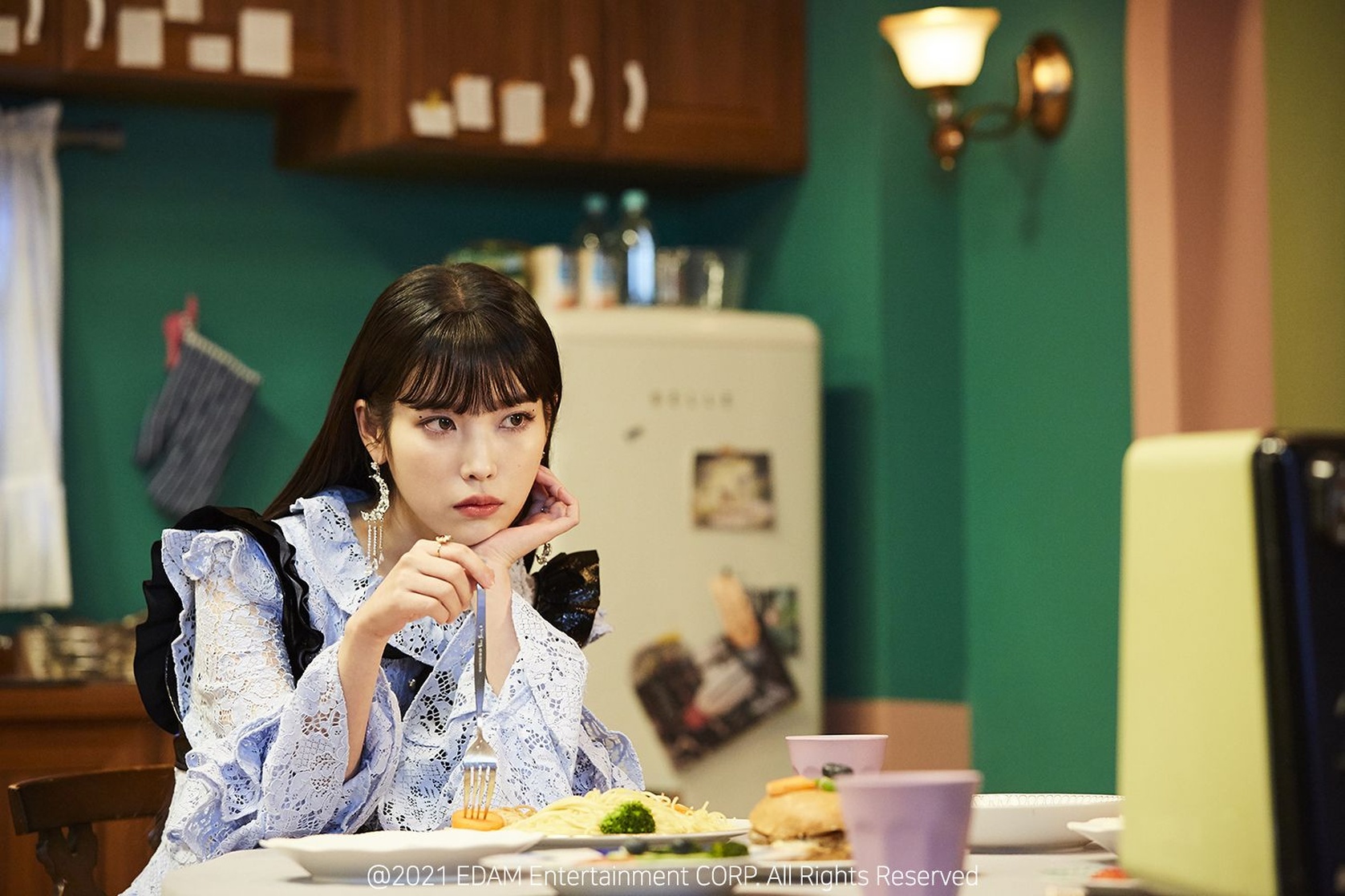 IU