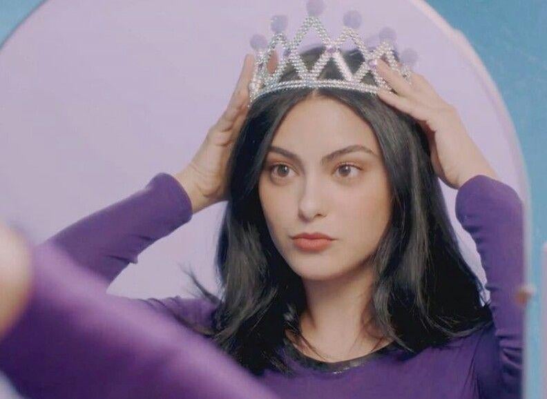 Camila Mendes