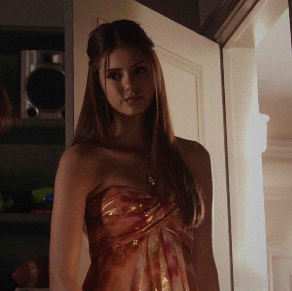 Nina Dobrev