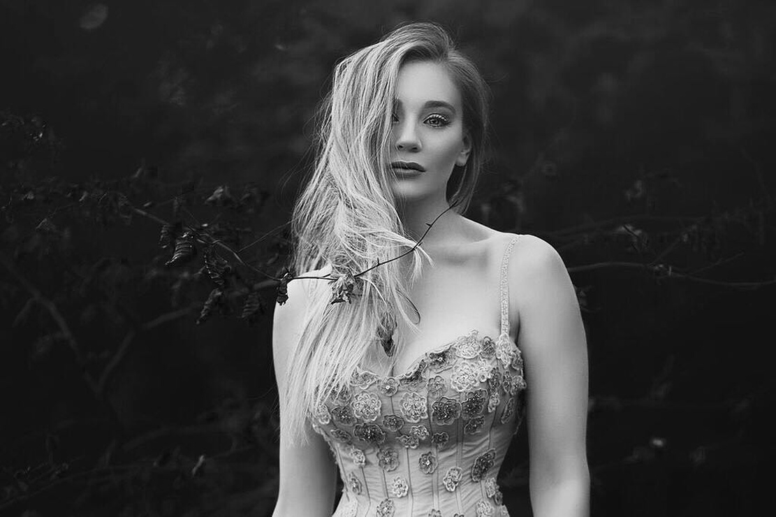 Bethany Lily April image