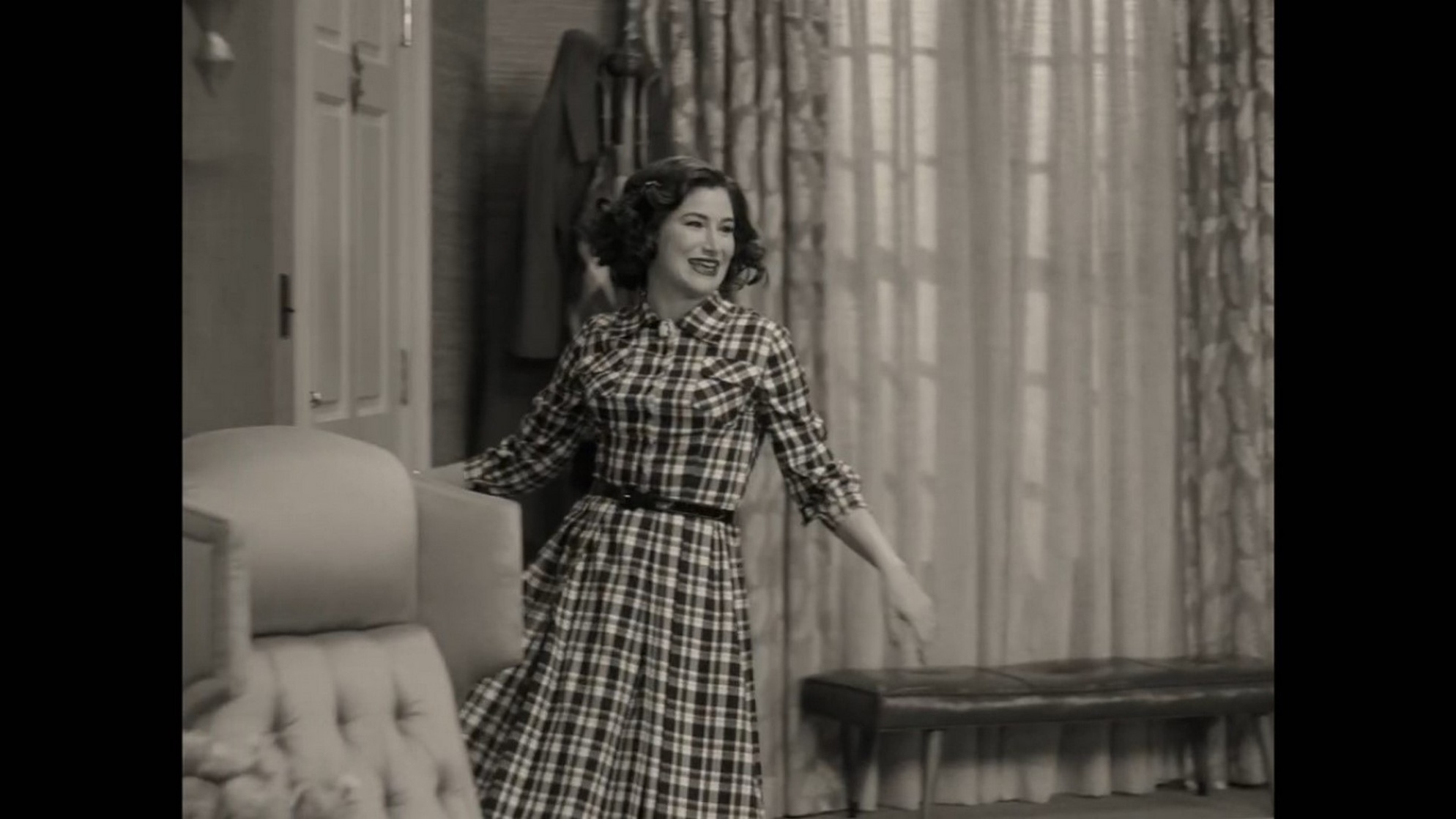 Agatha Harkness (Kathryn Hahn)