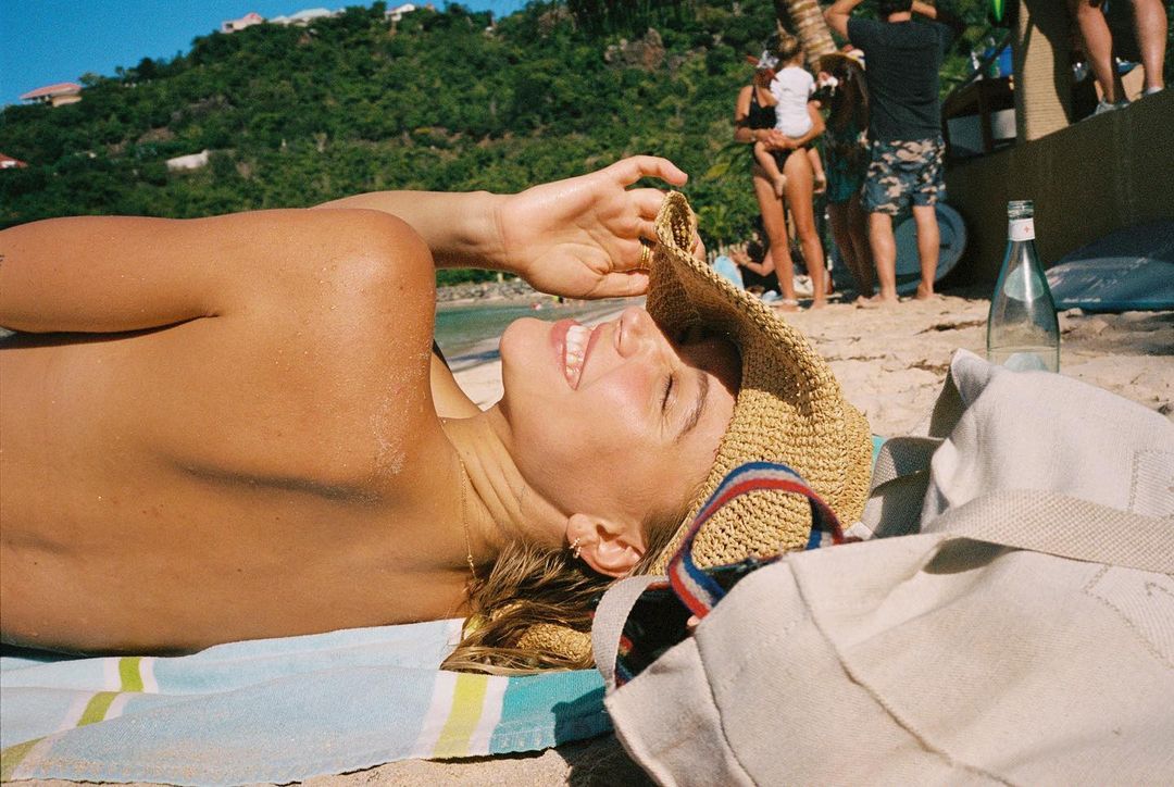 Alexis Ren