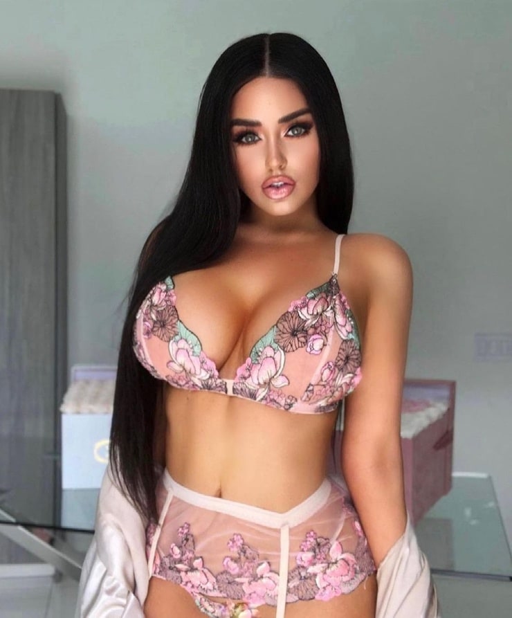 Picture Of Abigail Ratchford