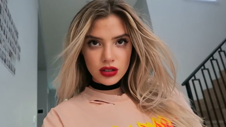 Picture Of Alissa Violet 7809