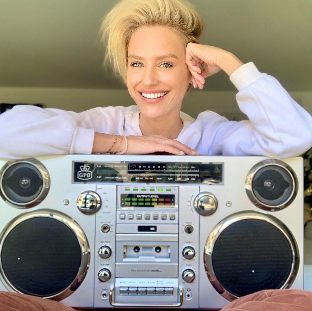 Nicky Whelan Nicky Whelan