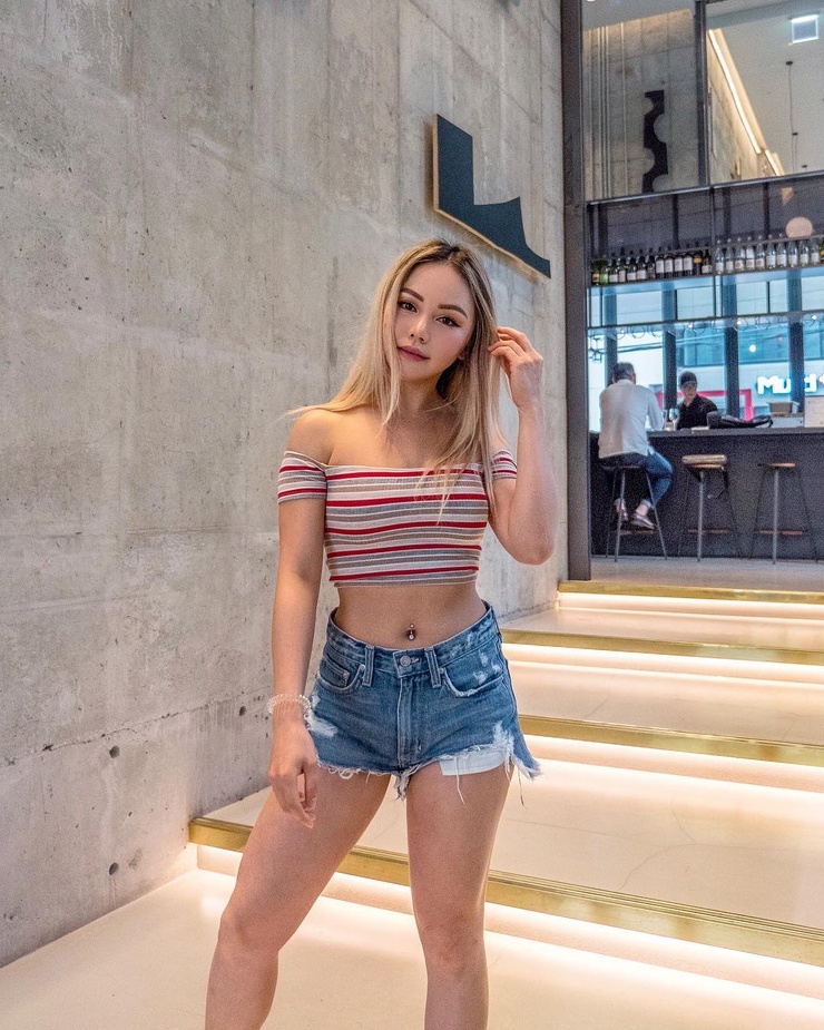 Picture of Chloe Ting