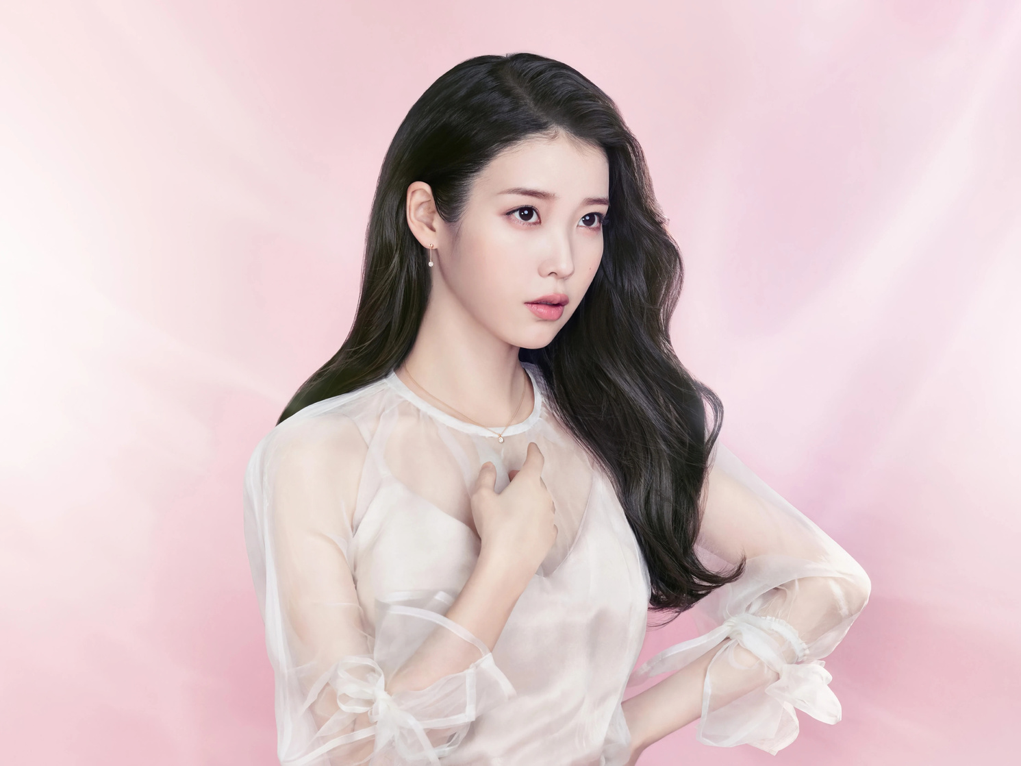 IU