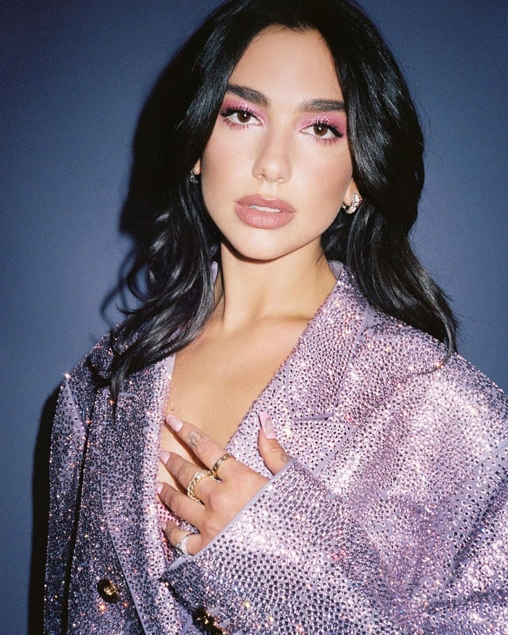 Dua lipa обои на телефон