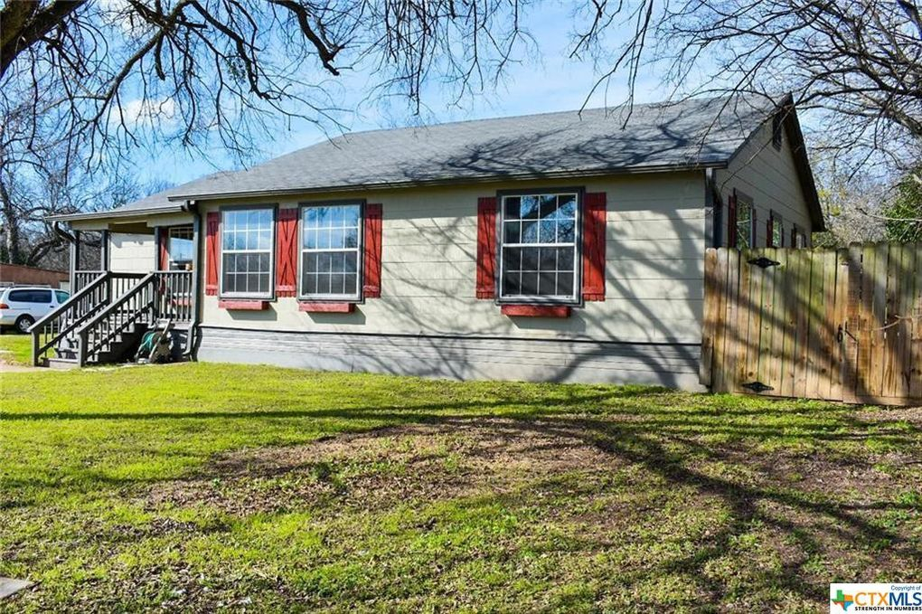 1118 Hilltop St, Belton, TX 76513