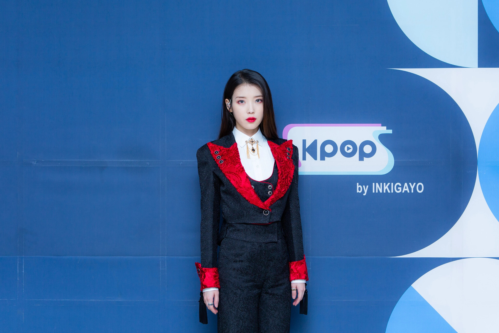 IU