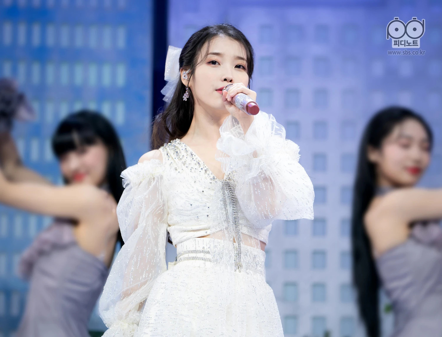 IU