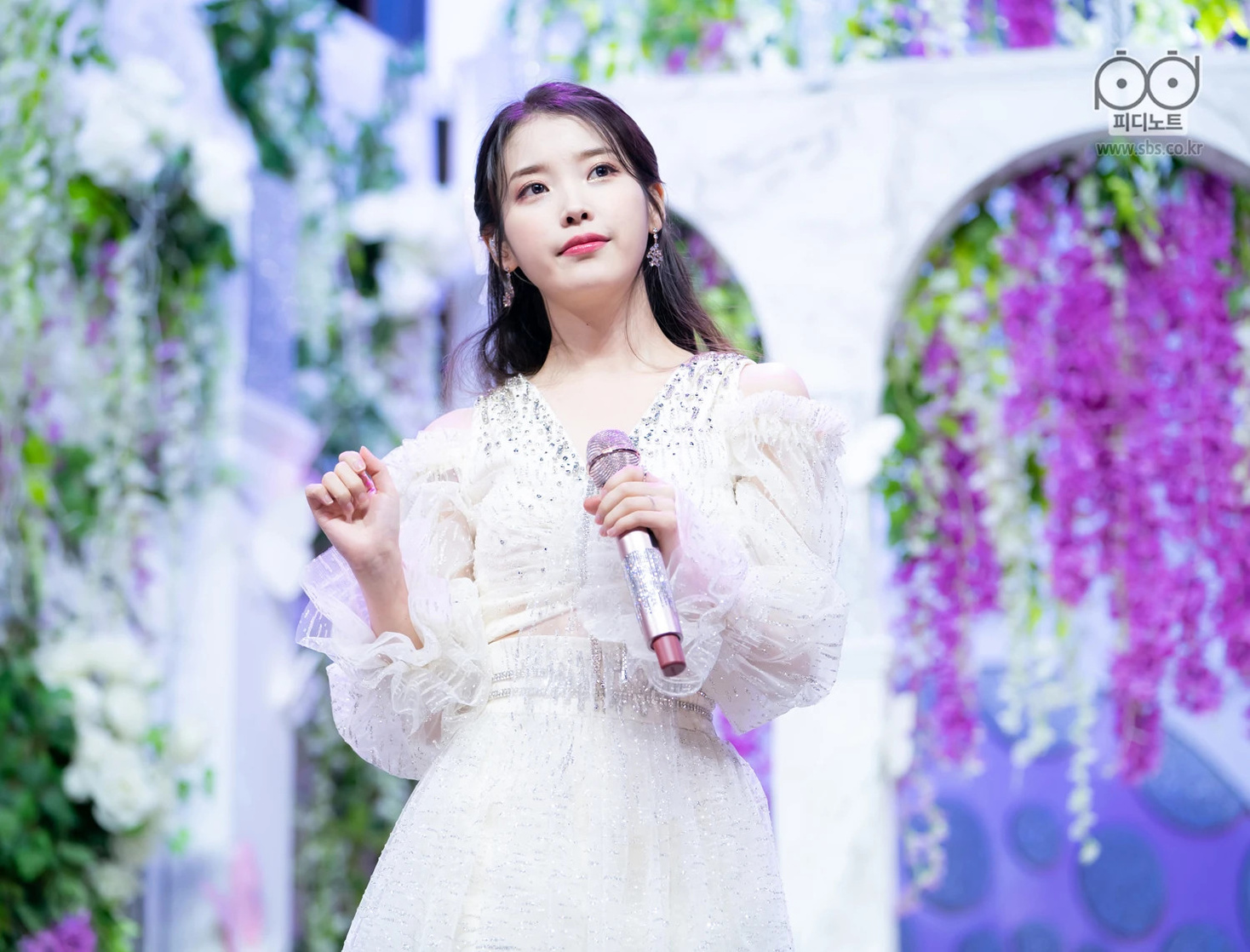 IU