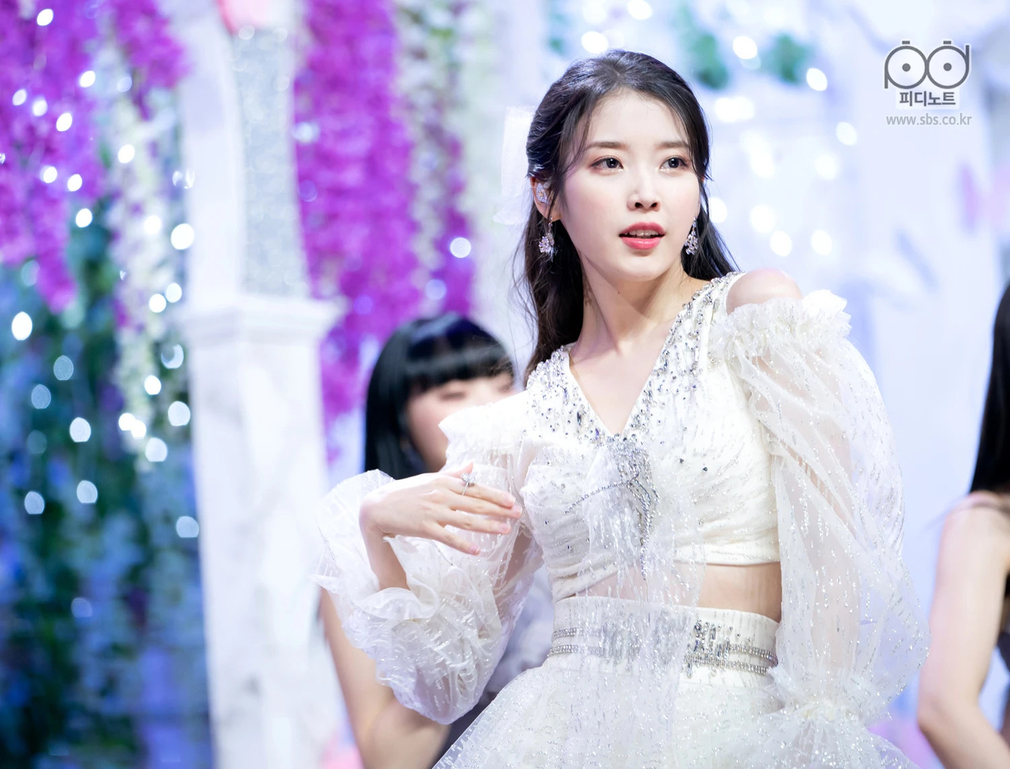 IU