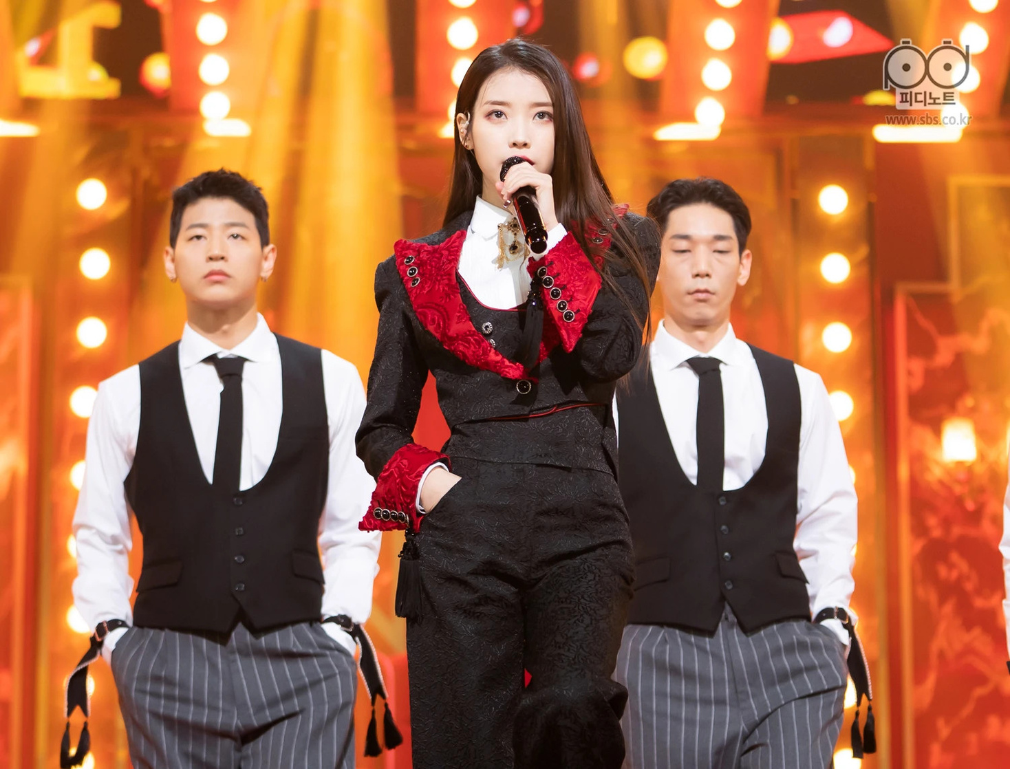 IU