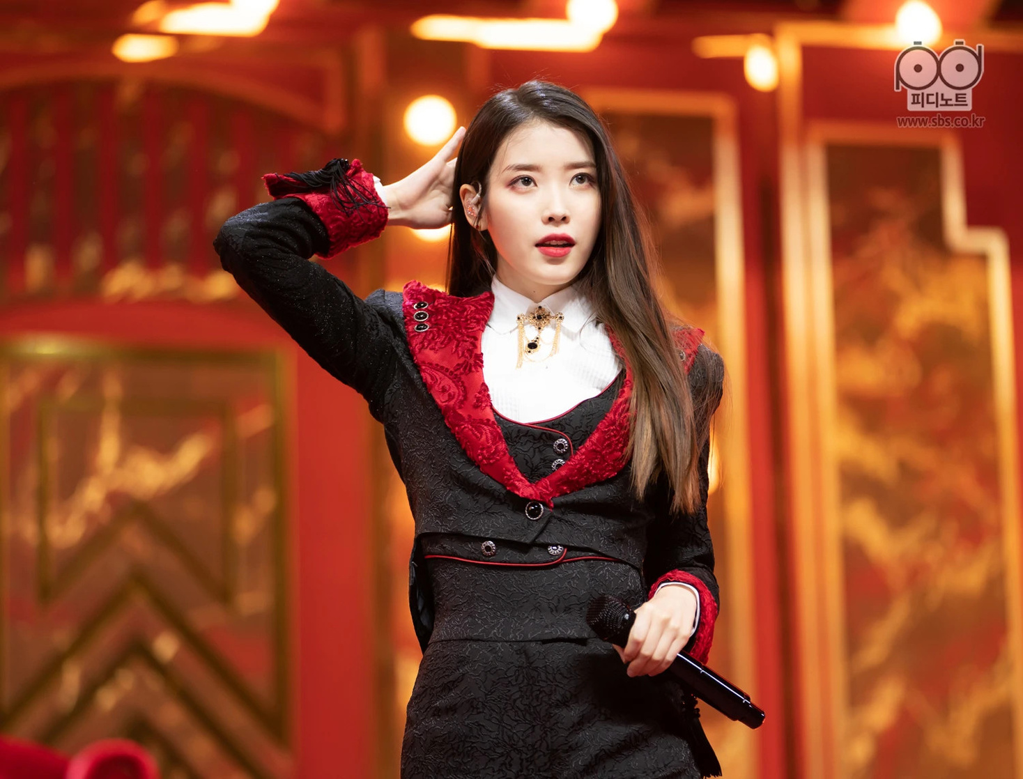 IU