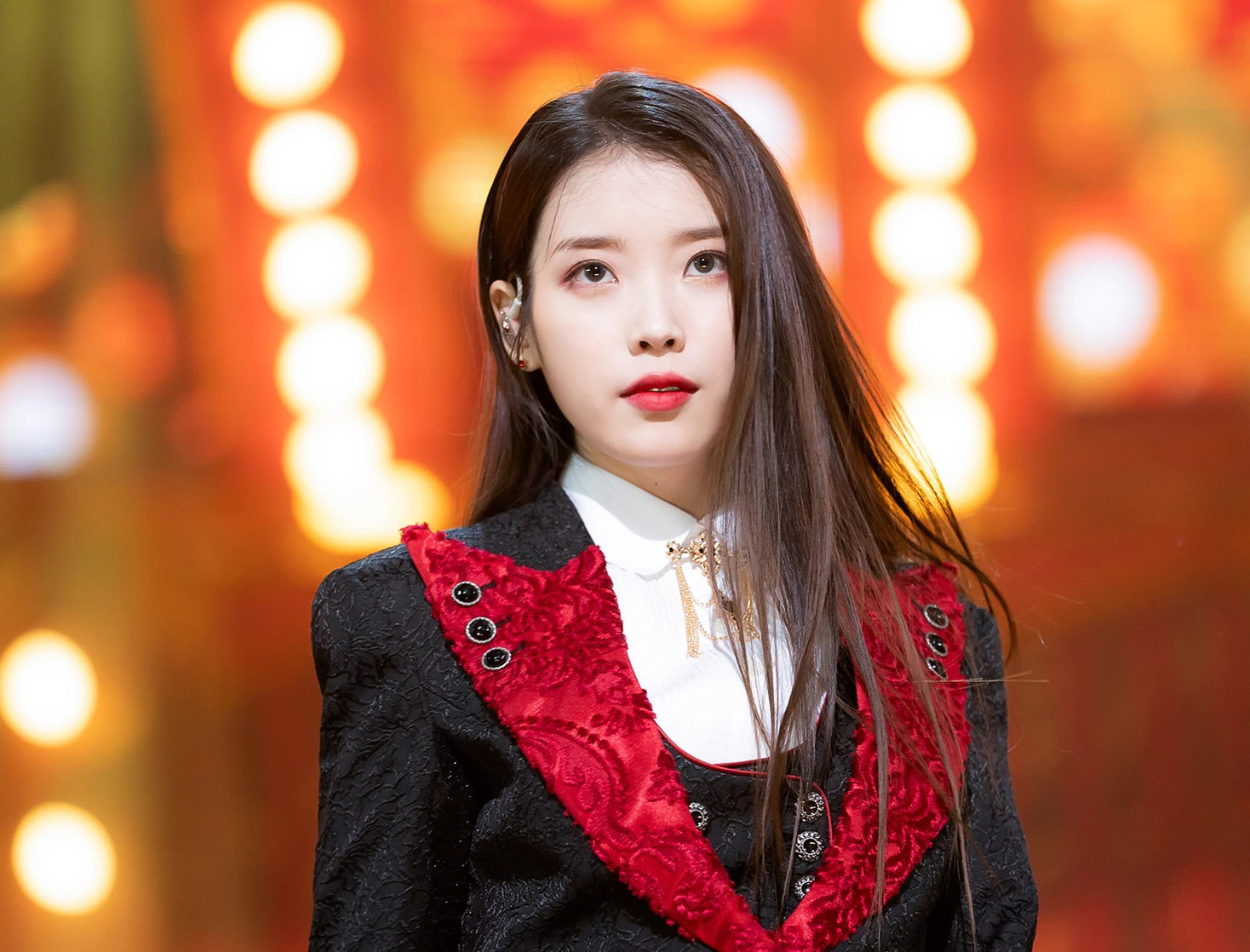 IU