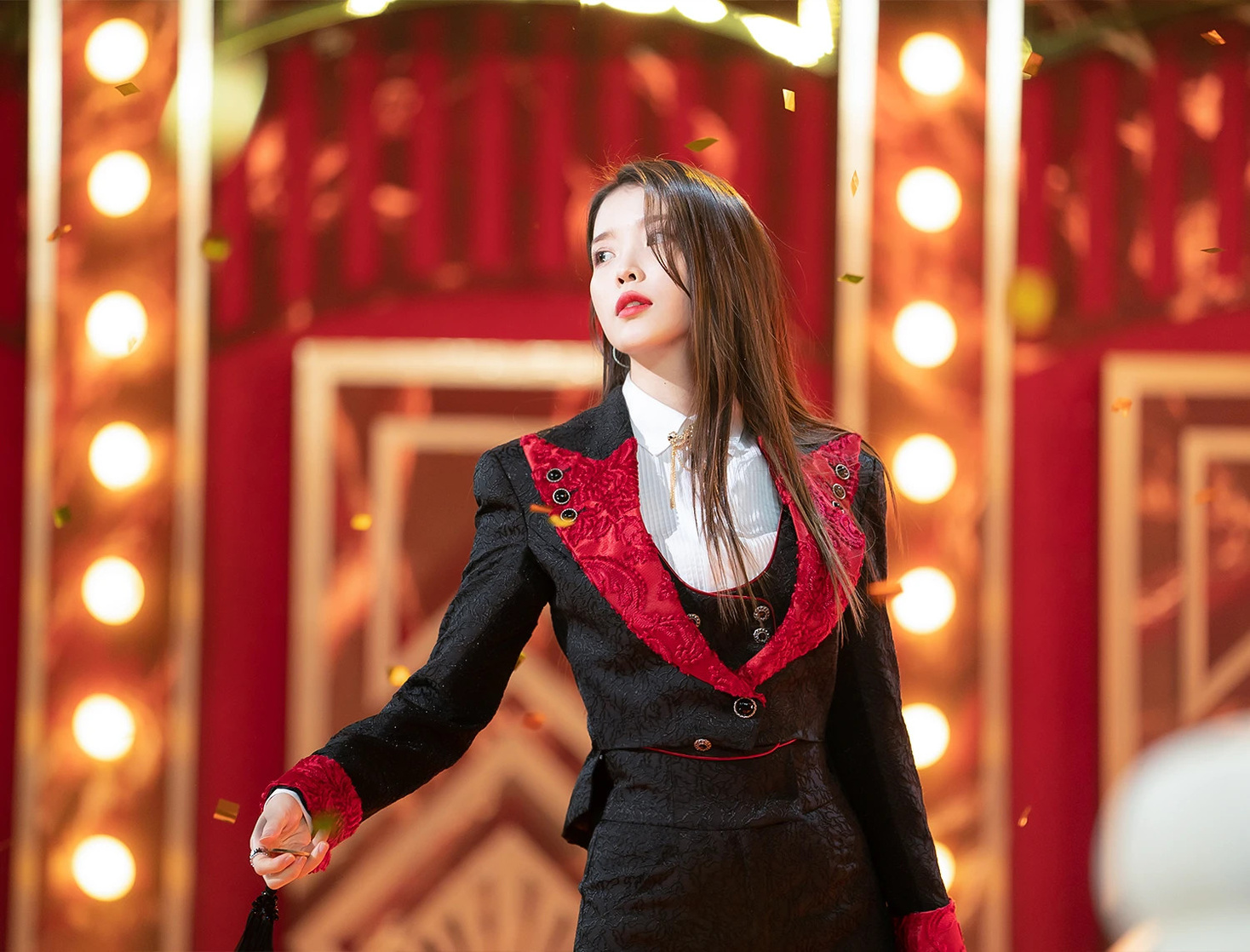 IU