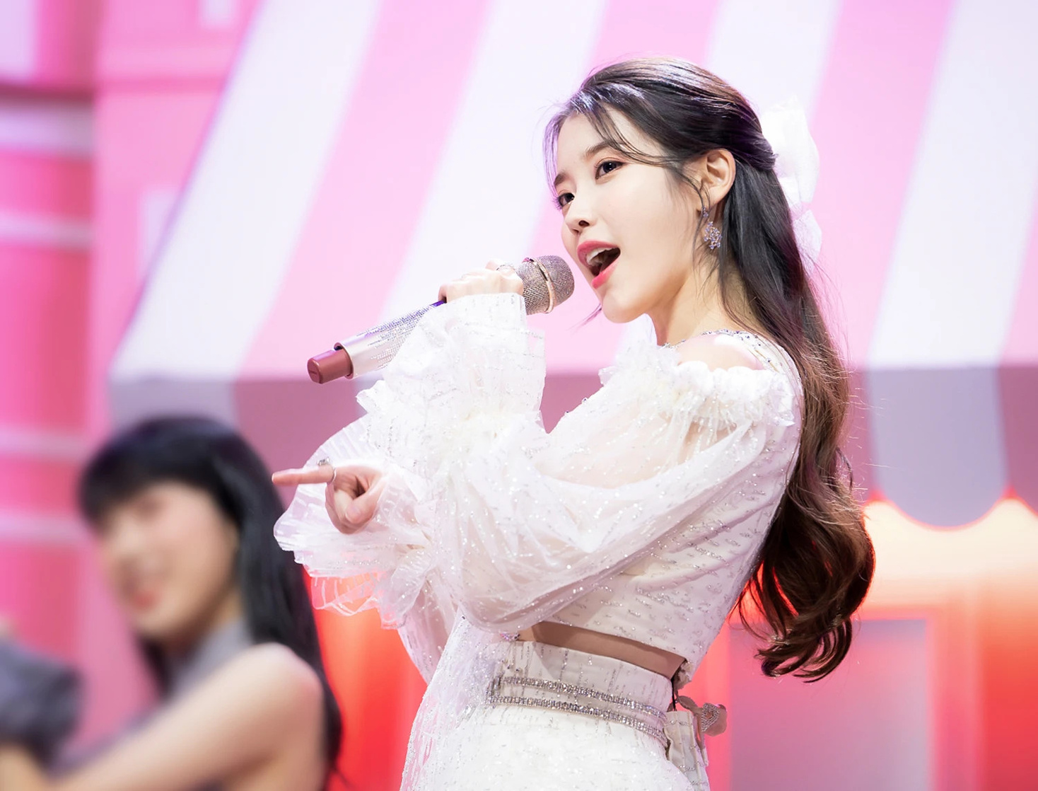 IU