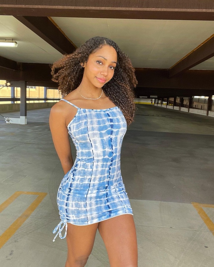 Picture of Chloe Foster II