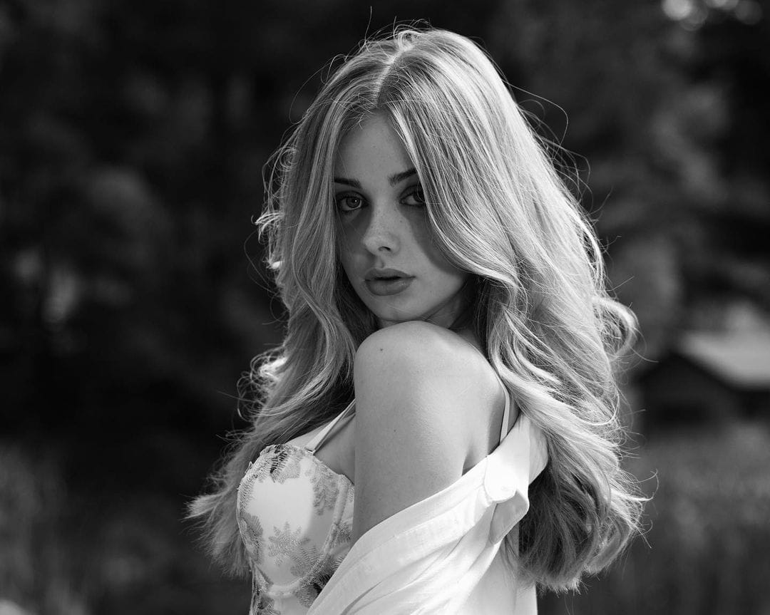 India Woollard India Woollard