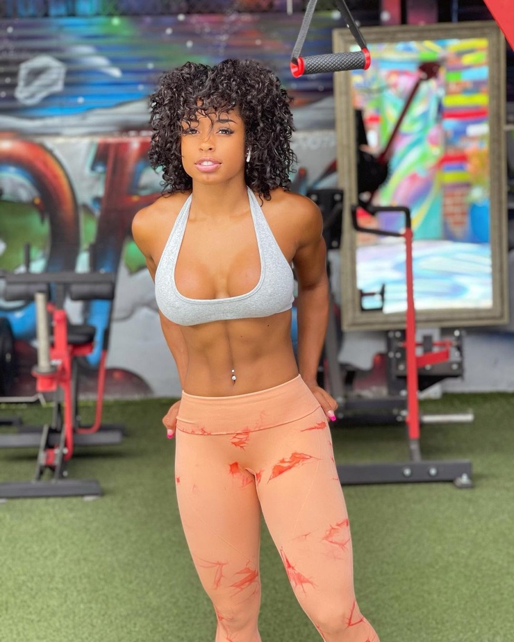Qimmah Russo picture