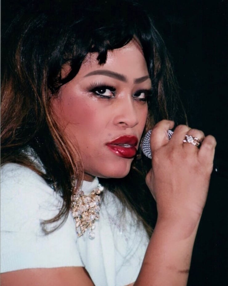 Picture Of Miki Howard