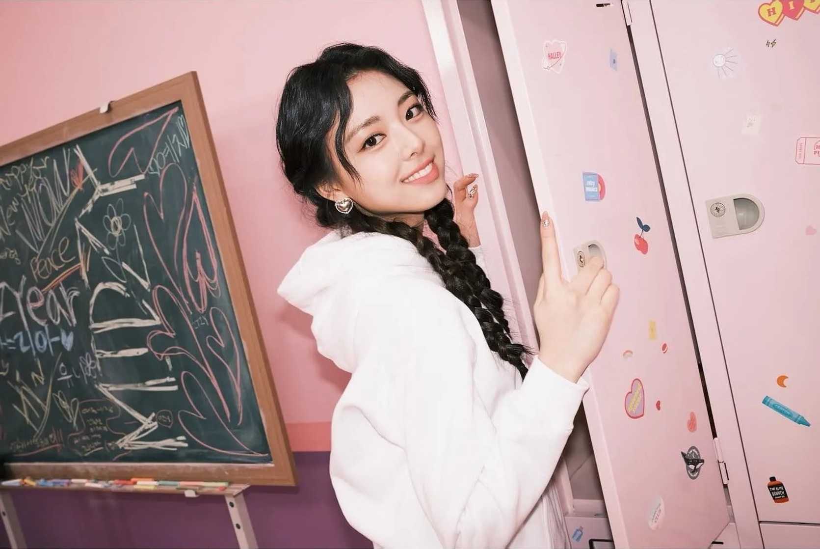 Yuna (ITZY) Yuna (ITZY)
