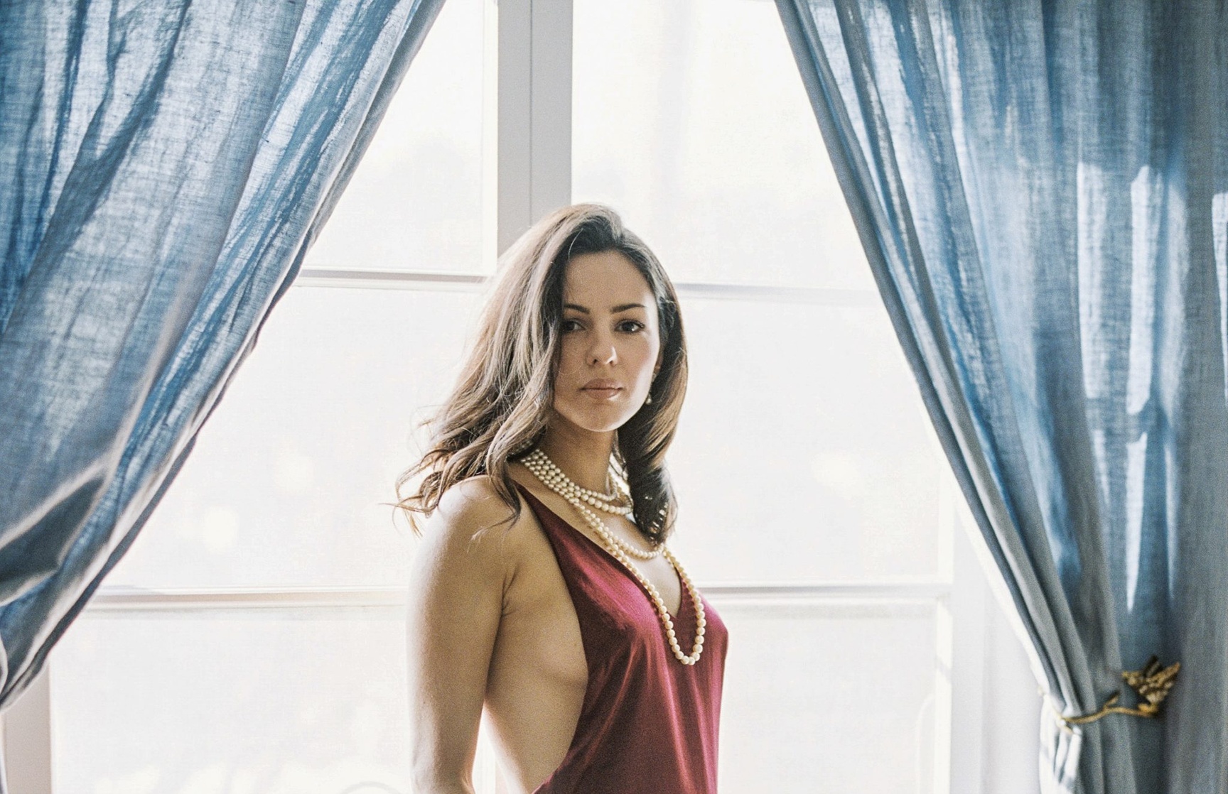 Annet Mahendru Annet Mahendru