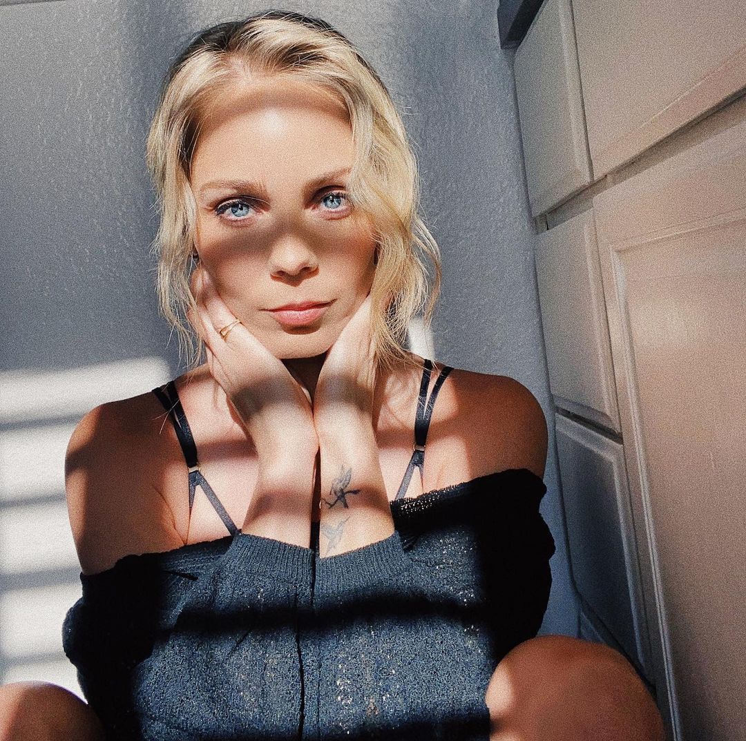 Laura Vandervoort Laura Vandervoort