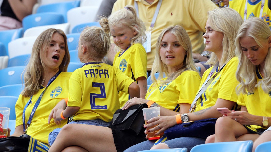 Blondes Fans Of Sweden