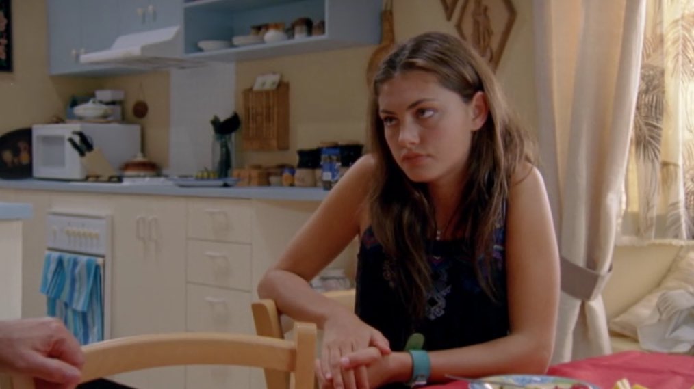 Phoebe Tonkin