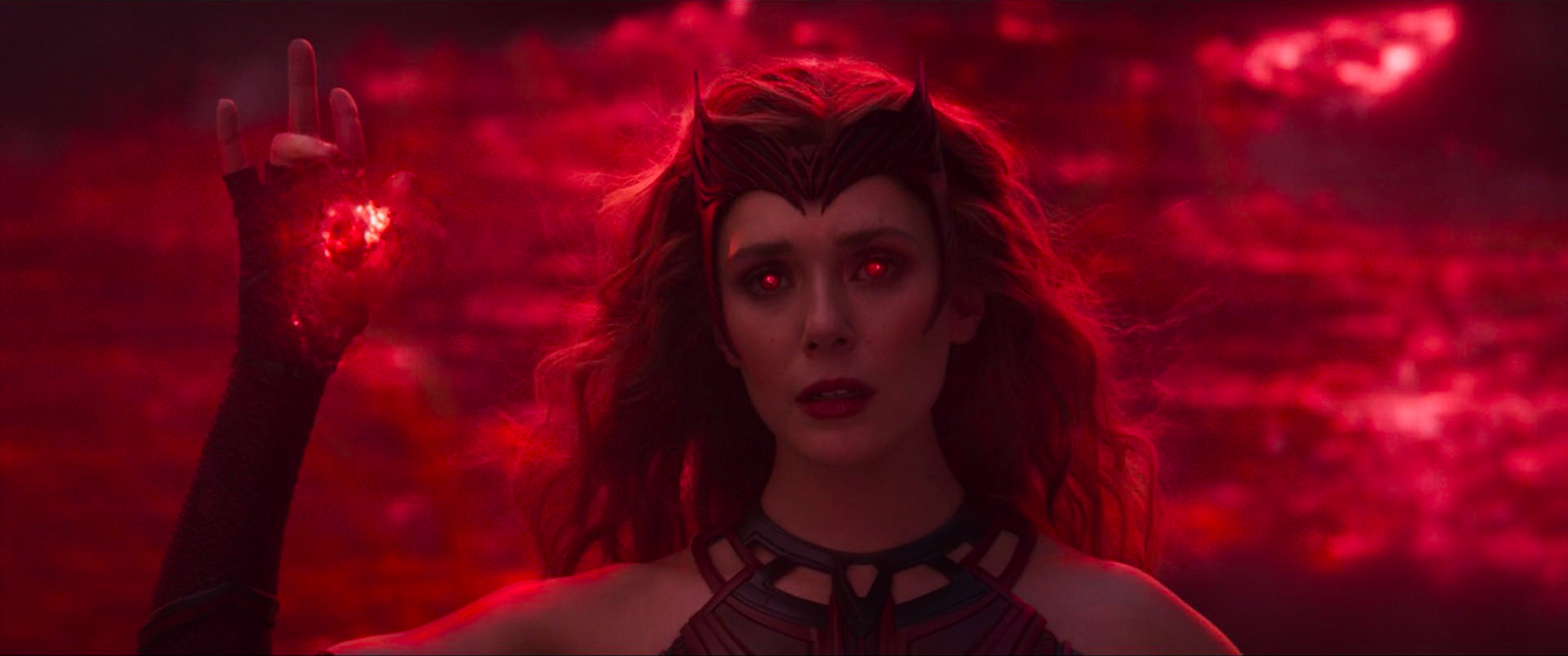 Wanda Maximoff / Scarlet Witch (Elizabeth Olsen)