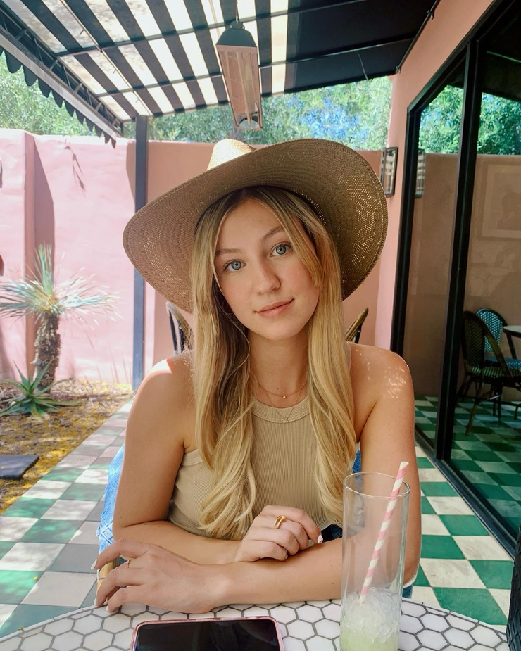 Picture of Ava Sambora